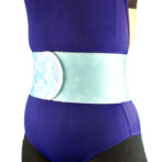 幅が細くて動きやすくスポーツや仕事中に便利な腰痛ベルト 丸サポートバンド・ハイビスカス ブルー